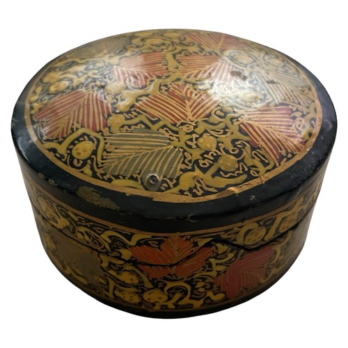 Black lacquer round hand - lacquer,